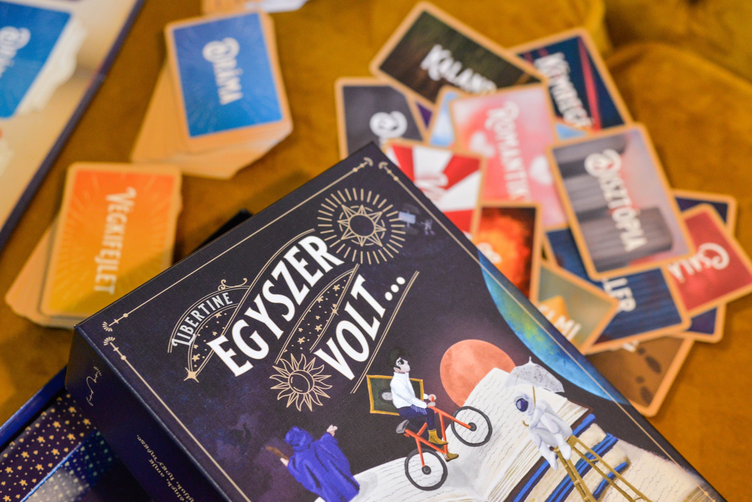 „Egyszer volt… és boldogan élnek, amíg azt nem mondjuk, hogy mégse.”