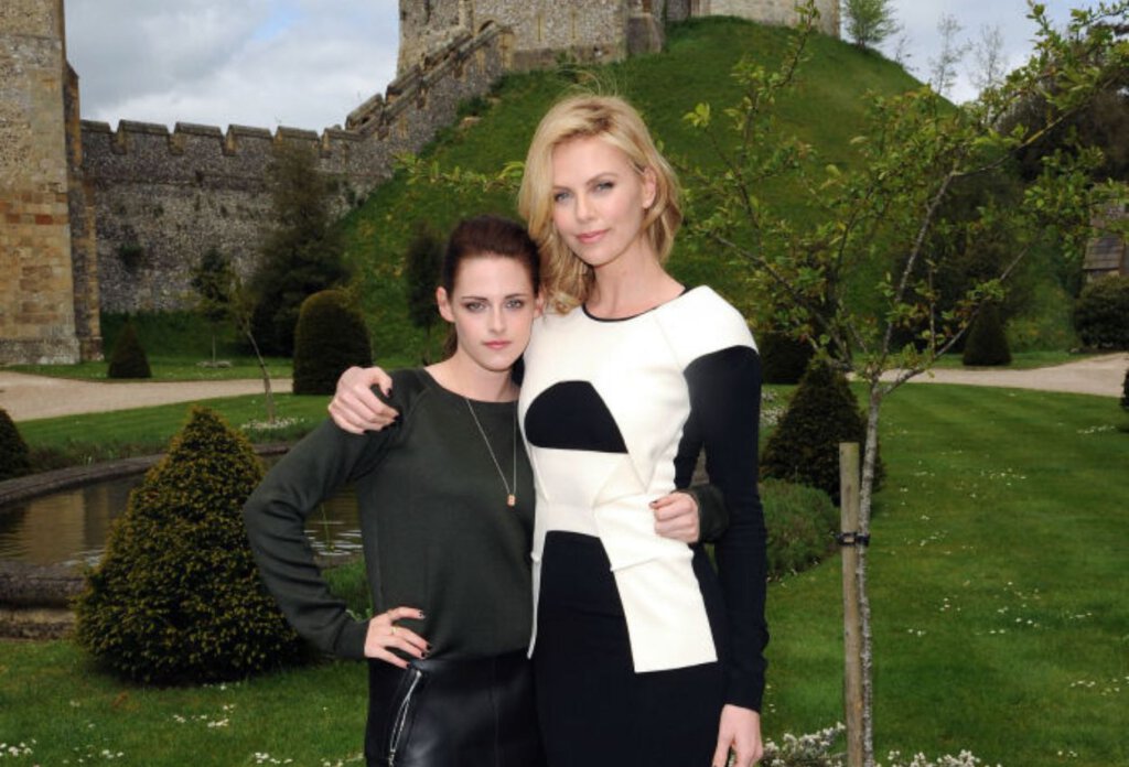 Charlize Theron és Kirsten Stewart