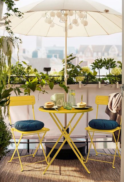 erkély terasz napernyő hangulat